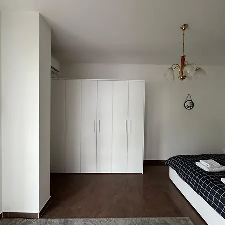Denny'S Apartment At Blloku Tirana Exterior photo