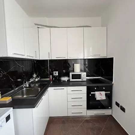 Denny'S Apartment At Blloku Tirana Exterior photo